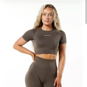 ALPHALETE amplify crop top Mocha